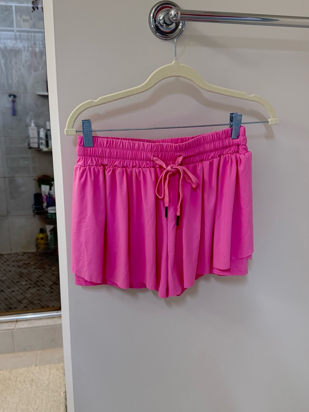Women's butterfly Active Shorts - Hot Pink